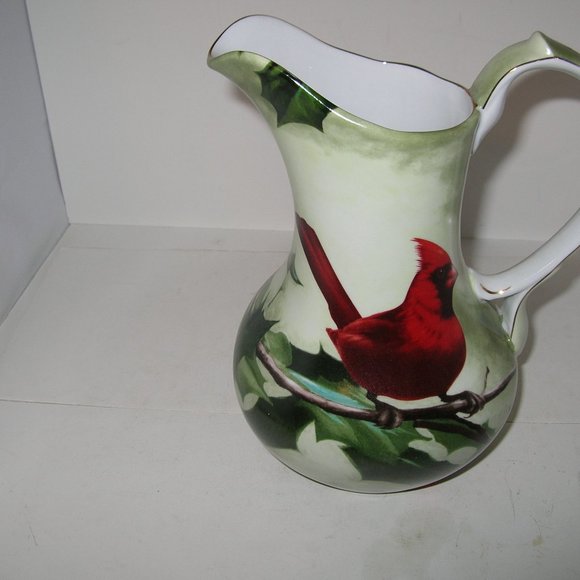CARDINAL IN HOLLY "CHRISTMAS" CANDY LIVING QUARTERS 10.5" PITCHER Hautman NIB - Picture 4 of 8